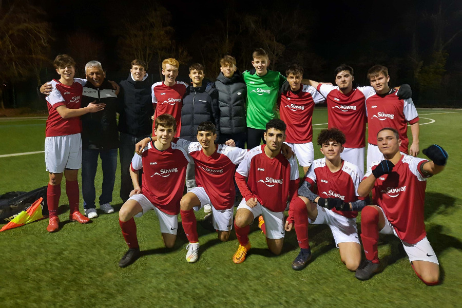 A-Jugend der SG DJK Hattersheim nach dem 3:1-Sieg gegen die JSG Weilbach/Flörsheim II